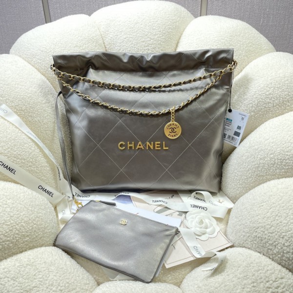 Chanel 22 Medium Handbag - 22BAG069