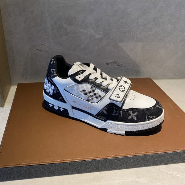 LV Trainer Sneaker LVS-005