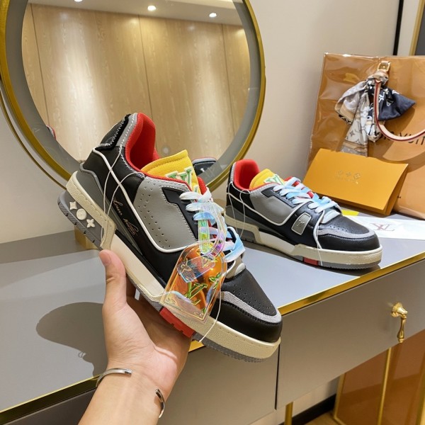 LV Trainer Sneaker LVS-014