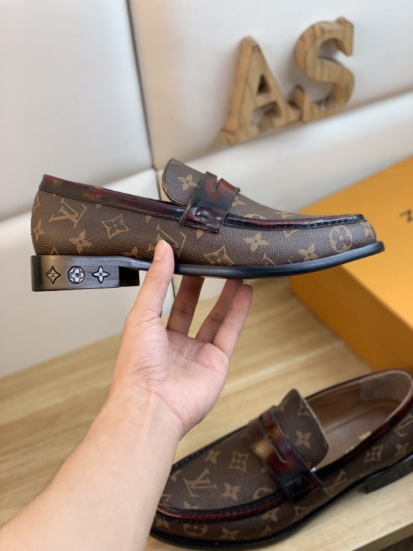 LV Men Loafers LVS-129