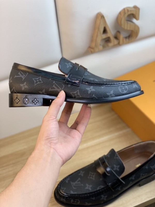 LV Men Loafers LVS-130