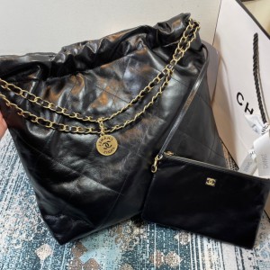 Chanel 22 Medium Handbag - 22BAG001