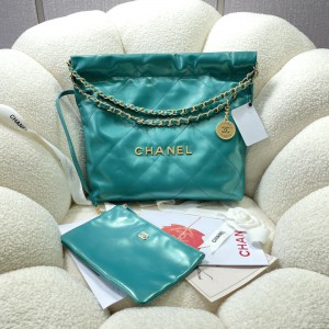 Chanel 22 Small Handbag - 22BAG065