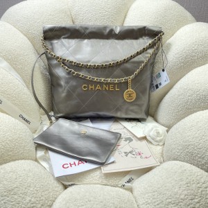Chanel 22 Small Handbag - 22BAG068