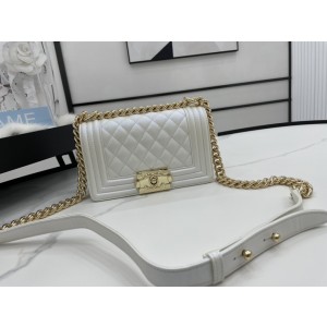 Chanel BOY Handbag 20cm - BOY033