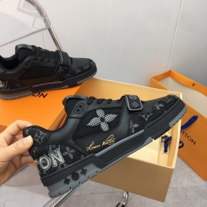 LV Trainer Sneaker LVS-007