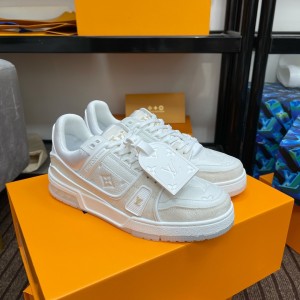 LV Trainer Sneaker LVS-026