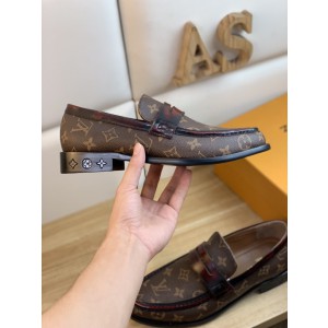 LV Men Loafers LVS-129