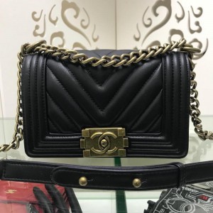 Chanel Small BOY CHANEL Handbag (CH120V-Black)